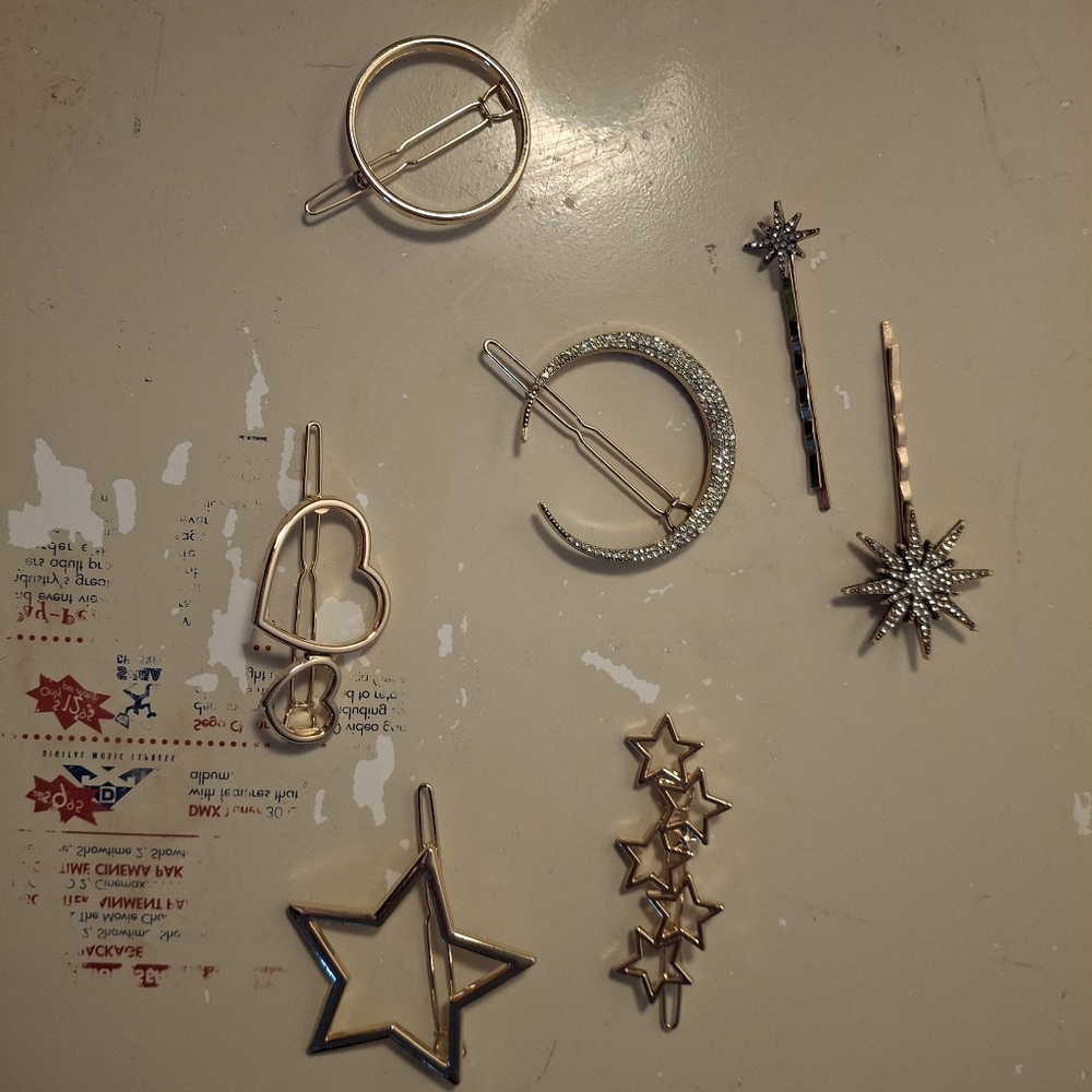 Set Of 7 Gold And Rhinestone Hair Clips